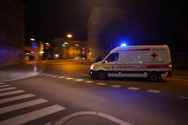 Der Motorradfahrer wurde bei der Kollision verletzt und ins LKH Graz eingeliefert. | Foto: Rotes Kreuz Salzburg