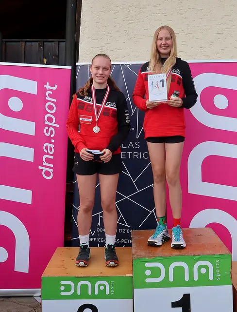 Carolina Luftensteiner (2.), Alexandra Steiner (1). Gis-Lauf - U18 Berglauf LM. | Foto: ULC Grein