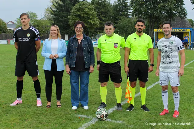 Der SV Welgersdorf dankt Klaudia Fritz für die Matchballspende. | Foto: Angelina Kaiser