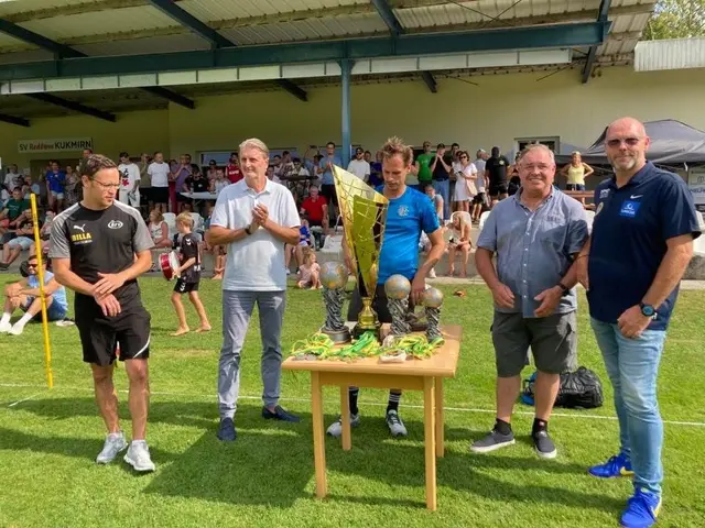 Obmann Kilian Pral, Nachwuchsreferent Joachim Steiner, Vienna-Vizepräsident Mario Herzog, Bürgermeister Werner Kemetter und Nachwuchsleiter Matthias Scholz (von links) | Foto: SV Kukmirn