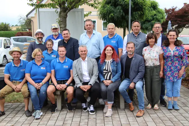 Die Wörterberger FPÖ-Ortspartei freute sich über das Kommen der fast vollständig vertretenen Landesparteispitze. | Foto: Martin Wurglits