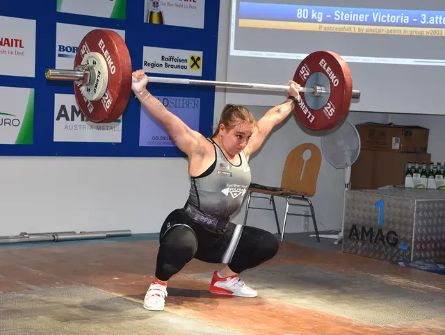 Victoria Steiner (KSV Rum) zeigt Stärke im Reißen: 80 kg sicher zur Hochstrecke gebracht. | Foto: Conny Högg