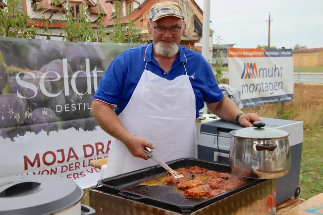 Die Verpflegung kam frisch vom Grill. | Foto: Martin Wurglits