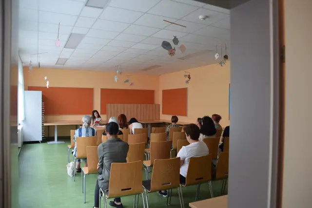 In einem Nebenraum konnte man Autoren und Autorinnen bei ihren Lesungen besuchen. | Foto: Sadiki-Peckary
