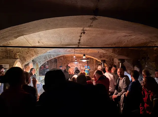 Die Siegerehrung fand am Abend im Keller des Clubhauses statt.  | Foto: MeinBezirk / Leonie Herrmann