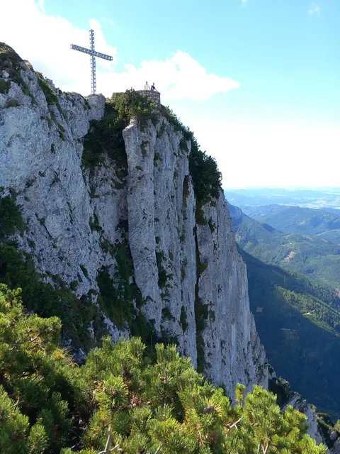 Gleich nach den Bewerben ging es noch am Sonntagnachmittag für Alexander und Pauline Steiner auf den Klettersteig am Feuerkogel.  | Foto:  Steiner