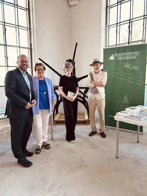 Literaturmatinee mit Doris Knecht (v.l.): Thomas Arthaber (Vorsitzender der Waldviertel Akademie), Martina Kainz (Referentin der Fachstell NÖ, Pädagogin und Sozialtherapeutin), Doris Knecht (Schriftstellerin), Richard Pils (Verlag Bibliothek der Provinz) | Foto: WALDVIERTEL AKADEMIE