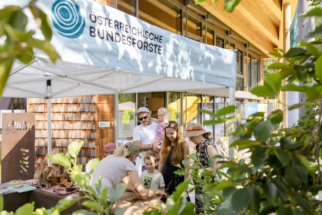 Großes "Fest der Wildnis": Bei strahlendem Sommerwetter verwandelte sich das Haus der Wildnis in Lunz in einen Treffpunkt für Naturbegeisterte, Wissenshungrige und alle Familien.