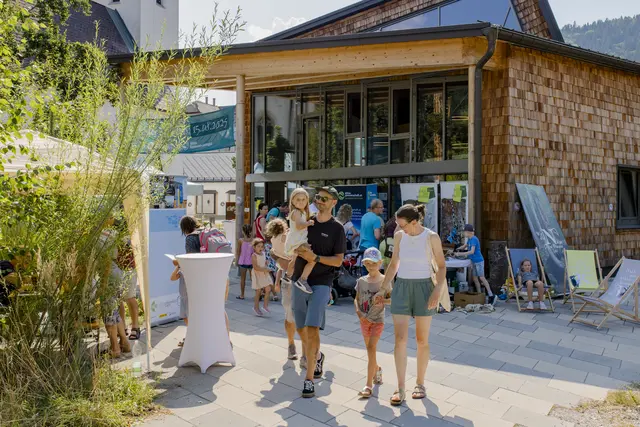 Großes "Fest der Wildnis": Bei strahlendem Sommerwetter verwandelte sich das Haus der Wildnis in Lunz in einen Treffpunkt für Naturbegeisterte, Wissenshungrige und alle Familien.