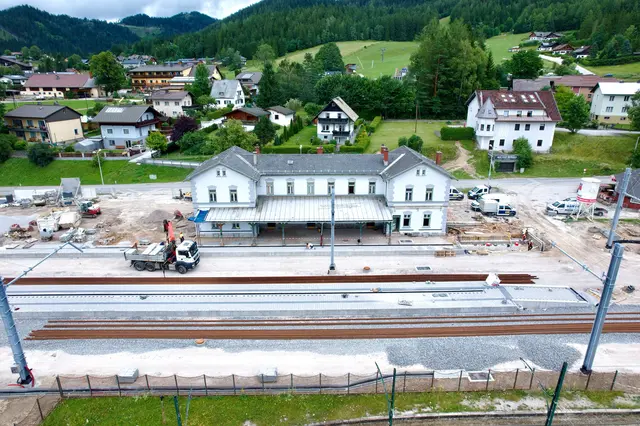 Der Umbau hat sich gelohnt: Der Bahnhof Mariazell wurde beim großen VCÖ-Bahnhofstest zum drittschönsten Bahnhof außerhalb der Landeshauptstädte gekürt.  | Foto: NB/Gramm