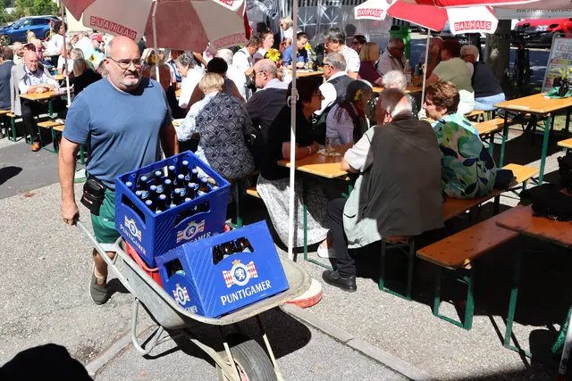 Auch ohne Blaulicht schnell - der Scheibtruhenzustelldienst | Foto: Gerhard Langmann