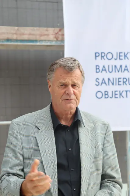 TIGEWOSI-Geschäftsführer Franz Mariacher lobte die ausgezeichnete Arbeit der ausführenden Firmen und dankte der Gemeinde sowie allen Beteiligten für die vertrauensvolle und reibungslose Zusammenarbeit. | Foto: Kendlbacher