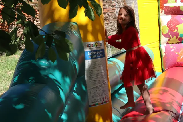 Viel Spaß beim Hüpfen in der "Kirche" | Foto: Gerhard Langmann