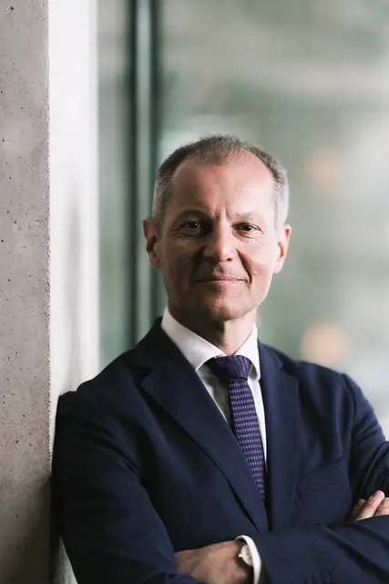 "Nach 14 Jahren an der Spitze gebe ich ein starkes und innovatives Unternehmen weiter", sagt der scheidende CEO Martin Bergsmann. | Foto: Hueck Folien