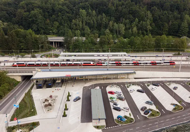 Zu Fuß und mit dem Fahrrad sehr gut zu erreichen, mit den öffentlichen Verkehrsmitteln nicht ganz so gut: Der Bahnhof Frohnleiten landet im Ranking der größeren Bahnhöfe außerhalb der Landeshauptstädte auf dem fünften Platz.  | Foto: ÖBB/Chris Zenz