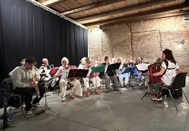 Für ein besonderes Klangerlebnis sorgte das 20-köpfige Akkordeon-Ensemble Walletschek, gegründet von der Klöcherin Franziska Hatz. | Foto: Karl Lenz