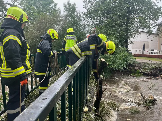 Die Feuerwehren im Bezirk Gmünd im Kampf gegen die Fluten. Hier im Bild der Braunaubach in Hoheneich. | Foto: BFKDO Gmünd