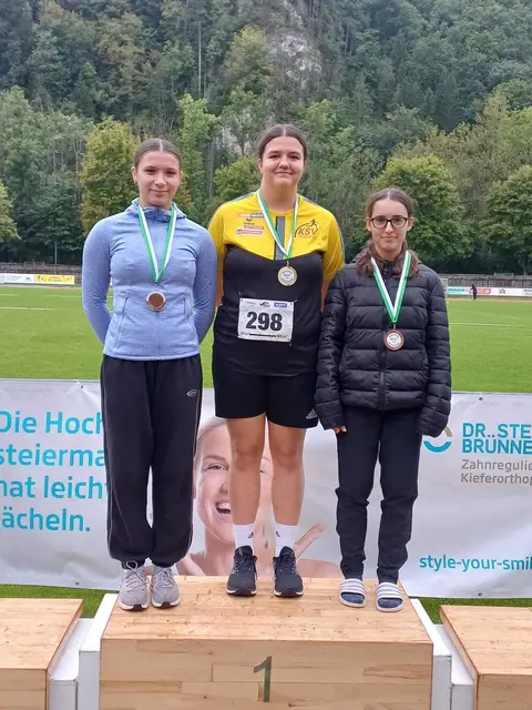 Ilvy Lehmann (Mitte) holte gleich zwei Titel. | Foto: KSV-LA