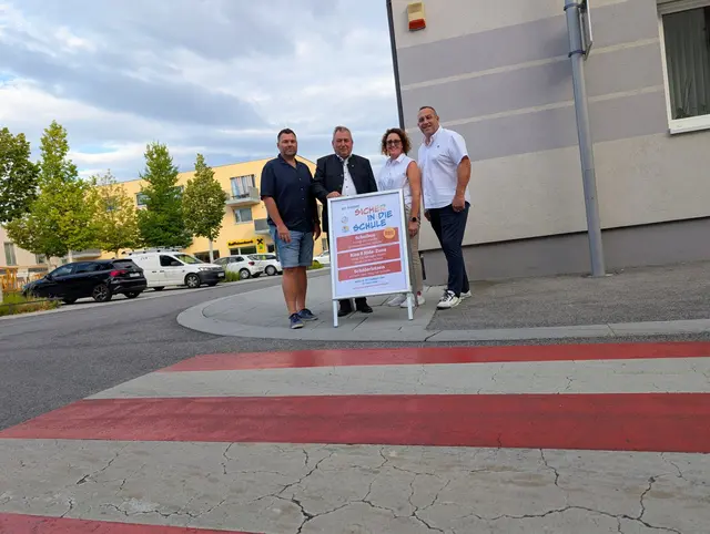 NMS Direktor Martin Friedl, Bürgermeister Bernhard Karnthaler, VS Direktorin Judith Moser-Schachinger, Obmann Schulausschuss GGR Markus Kitzmüller-Schütz (alle ÖVP). | Foto: Marktgemeinde Lanzenkirchen