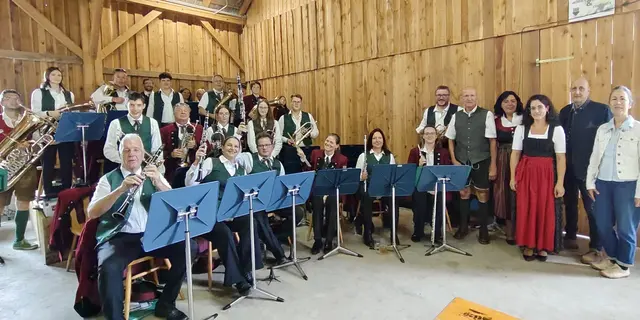 Frühschoppen: Der traditionelle Musikerkirtag des MV Sieghartskirchen fand am letzten Augustwochenende in Röhrenbach statt. | Foto: MV Sieghartskirchen