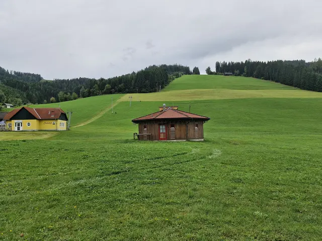 Der Skipavillon in Kleinlobming sucht einen neuen Pächter bzw. eine neue Pächterin. | Foto: MeinBezirk/Julia Gerold