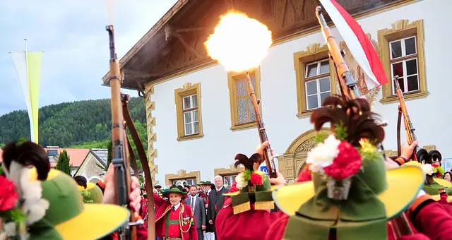 Thema "Frauen mit Gewehr" ist erneut aufgeflammt. | Foto: Hassl