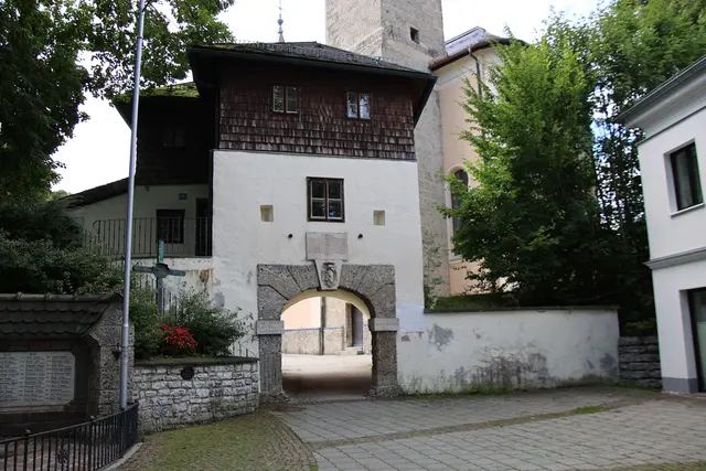 Unter Denkmalschutz steht das Schanzhäusl.