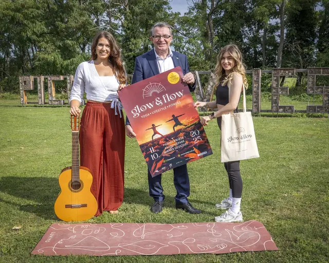 Mentaltrainerin Sabrina Trimmel, Kulturstadtrat Franz Piribauer und Lisa Salinger (MÄX). | Foto: Stadt Wiener Neustadt/Weller