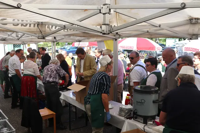 Keine Angst, es kommen alle an die Reihe | Foto: Gerhard Langmann