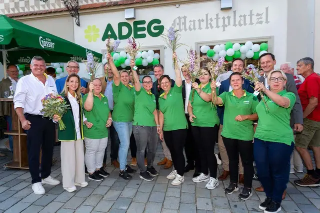 Am Montag lud ein buntes Fest zur feierlichen Wiedereröffnung des ADEG Marktplatzl am Hauptplatz in Frohnleiten ein. | Foto: Rene Vidalli