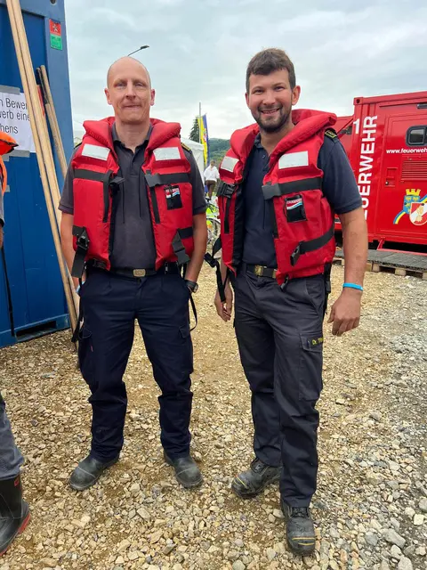 Kürzlich nahmen zwei Kameraden der FF Weidlingbach am Landeswasserdienstleistungsbewerb 2025 in Mauternbach teil. Sie konnten dabei das Bronze- bzw. Gold-Abzeichen erreichen: Martin Fetz und Andreas Trinks. | Foto: FF Weidlingbach