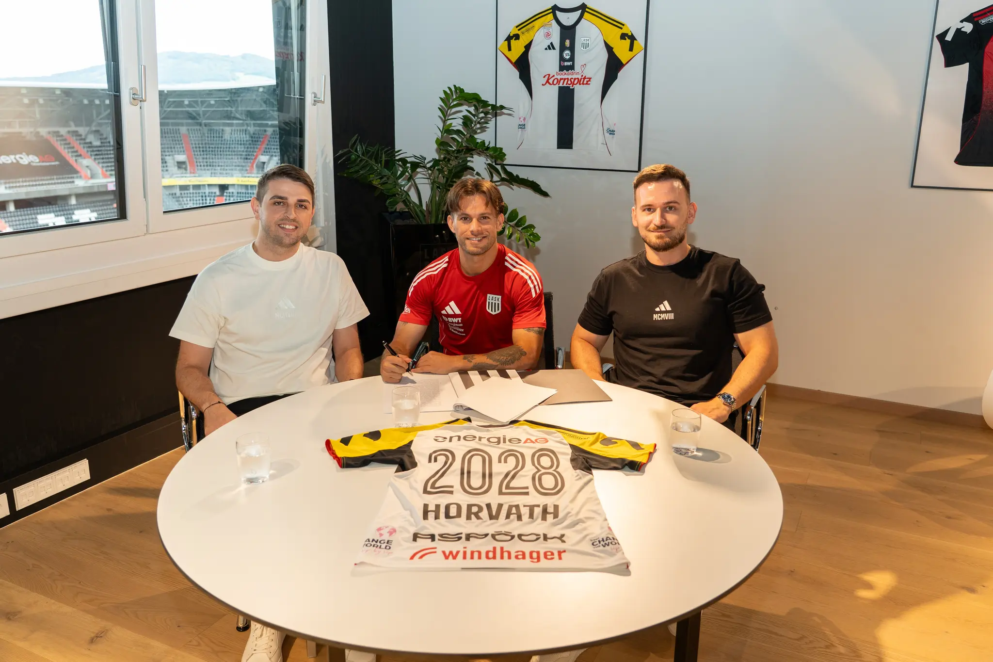 Kapit-n-Sascha-Horvath-verl-ngert-beim-LASK