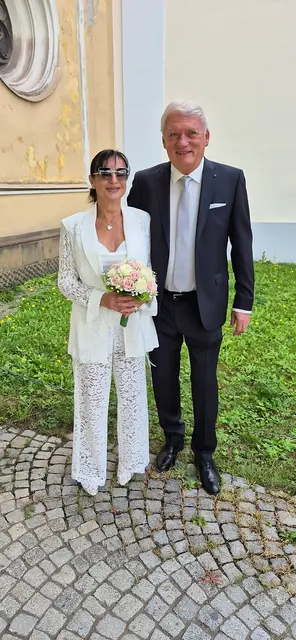 Das frisch vermählte Paar Sofia Seda und Manfred Fetz nach der griechisch-orthodoxen Trauung in der Redemptoristen Kirche Leoben. | Foto: Privat/KK