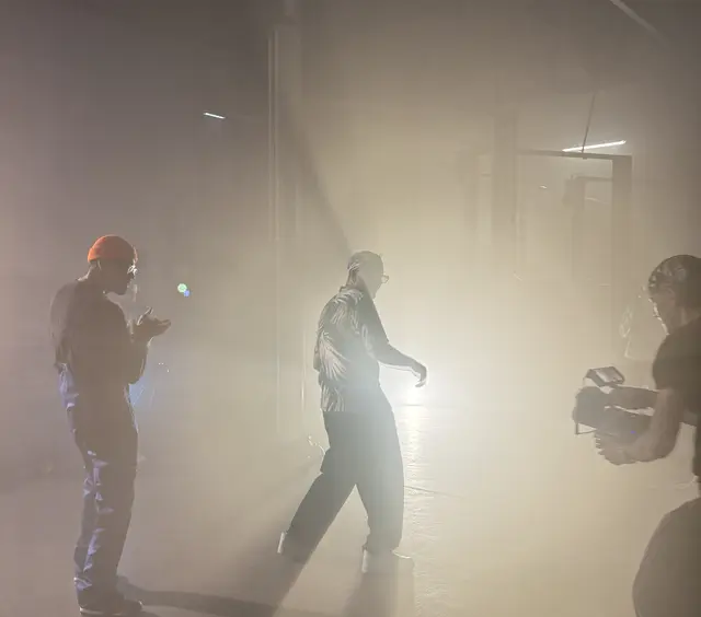 Im Musikvideo präsentiert FAITH seine Tanzmoves – ein Spiegel seiner Anfänge als Tänzer und der Inspiration durch Tanzmusik. | Foto: Fatih A.