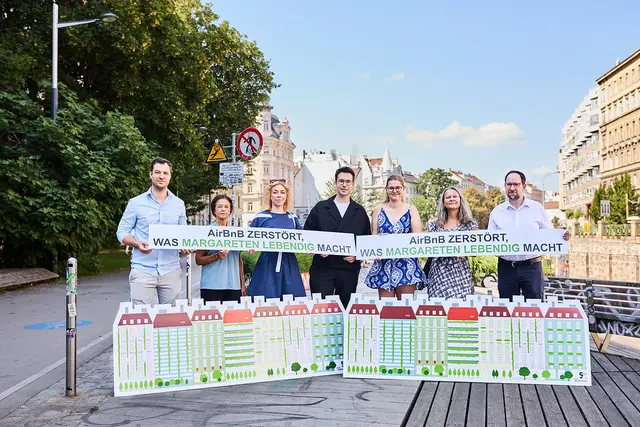 Vertreterinnen und Vertreter aller Parteien setzten gemeinsam ein Zeichen gegen Airbnb. | Foto: Rautenstrauch