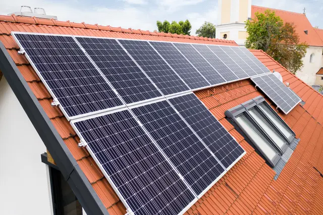 Das geplante Elektrizitätswirtschaftsgesetz hat die Kunden von PV-Anlagen vor den Kopf gestoßen. Jetzt sollen Ausnahmen für die Netzeinspeisegebühren kommen. | Foto: Netz NÖ / Wurnig