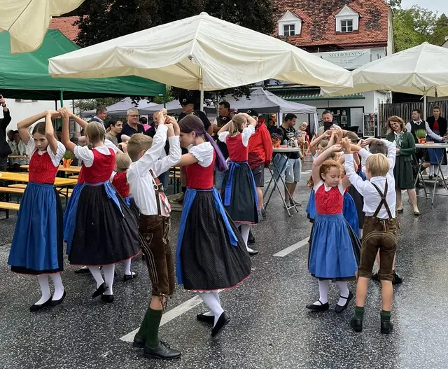 Trotz Regenschauern und grauem Himmel ließ sich die Marktgemeinde Gratwein-Straßengel ihr traditionelles Sommerfest nicht nehmen. | Foto: Marktgemeinde Gratwein-Straßengel