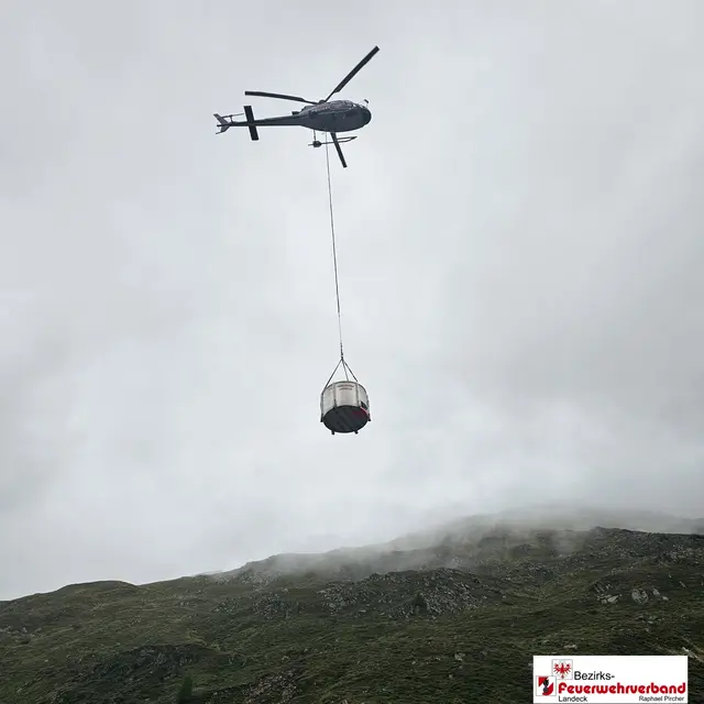 Der Lastantransport mit dem Hubschrauber war ebenfalls Thema. | Foto: BFV Landeck