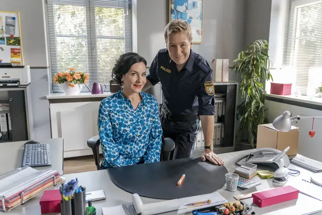 Max Müller in seiner Rolle als Michi Mohr in der Serie Rosenheim Cops, zusammen mit Schauspielkollegin Marisa Burger. | Foto: privat
