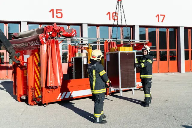 Der Wechselaufbau „Bauunfall“ der Feuerwehr Wels: unglaublich flexibel einsetzbar. Gemeinsam mit dem WAB „Rüst“ zeigt er auf der Retter-Messe die große Bandbreite moderner Einsatztechnik. | Foto: FF Wels