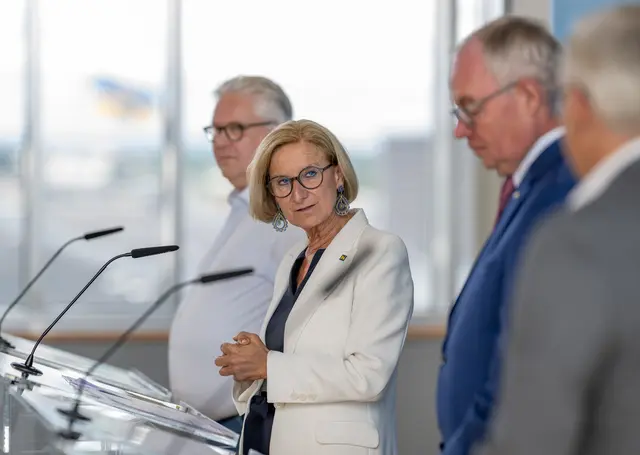 Landeshauptfrau Johanna Mikl-Leitner über die neue Stiftungsprofessur an der Universität für Weiterbildung in Krems. | Foto: NLK Filzwieser