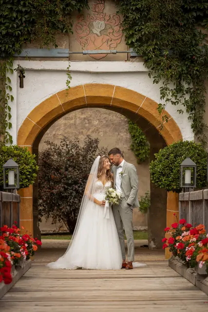 Martina und Christoph Seidl aus St. Stefan ob Leoben gaben sich im Schloss Gabelhofen das Ja-Wort. | Foto: Fotoliesl 