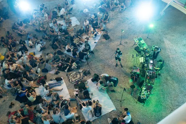 Bei der Veranstaltung "Spiral bike car is over" kann man Live-Konzerte, eine Lesung und Performance erwarten. | Foto: Hannah Mayr