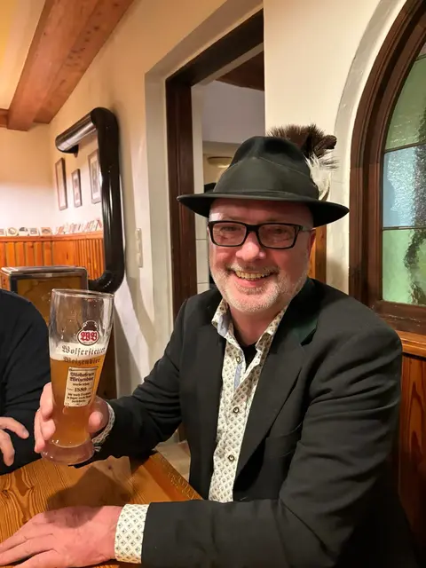 Der Schärdinger Pensionist Robert Ahrer kauft gerne Bier in Bayern. | Foto: Franz Gruber