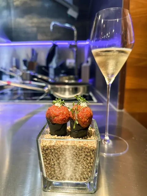 Kulinarischer Hochgenuss im Restaurant Feinschliff beim Winzerdinner mit Küchenchef Raphael Schlager und dem Weingut Gross. | Foto: Feinschliff