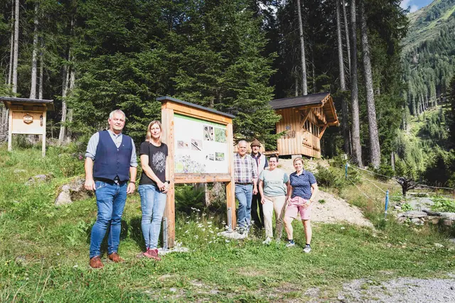 Bgm. Helmut Mall, Johanna Bano, Richard Jehle, Bernhard Hafele, Brigitte Flunger und Michaela Gasser-Mark. | Foto: KLAR! Arlberg/Patrick Baetz