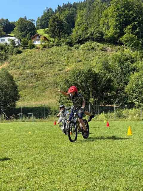 Ende August verwandelte sich die Sportanlage Gaißau in ein Paradies für junge Mountainbike-Fans.  | Foto: TVB Krispl-Gaißau