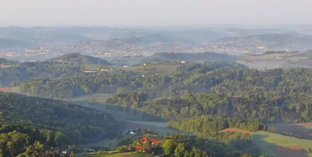 Das Thermen- &amp; Vulkanland setzt auf Kulinarik, Thermen und Bewegung | Foto: Vulkanland/Bernhard Bergmann