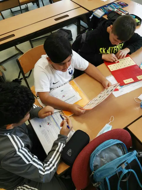 In "coolen" Unterrichtsstunden erarbeiten sich die Kinder ihren Lernfortschritt selbst.  | Foto: MS 3 Hainburger Straße