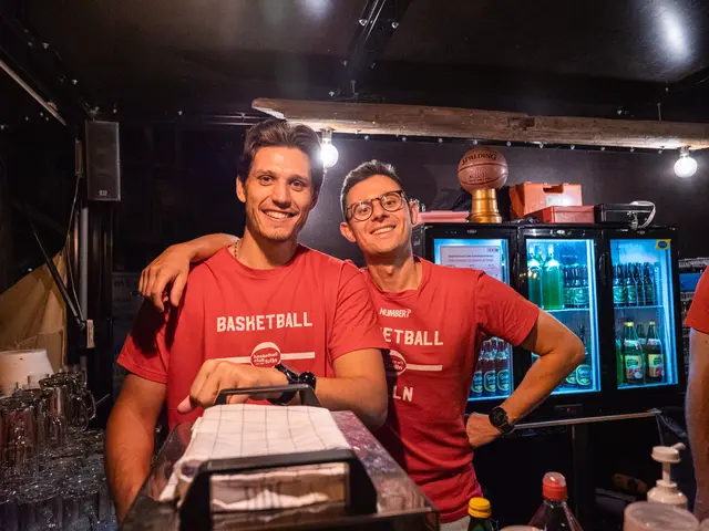 Wenn in Tulln der BBC-Heurige ruft, dann heißt es: Bälle runter von der Hallendecke, Gläser rauf aufs Tablett! | Foto: Markus Kahrer / BBC Tulln